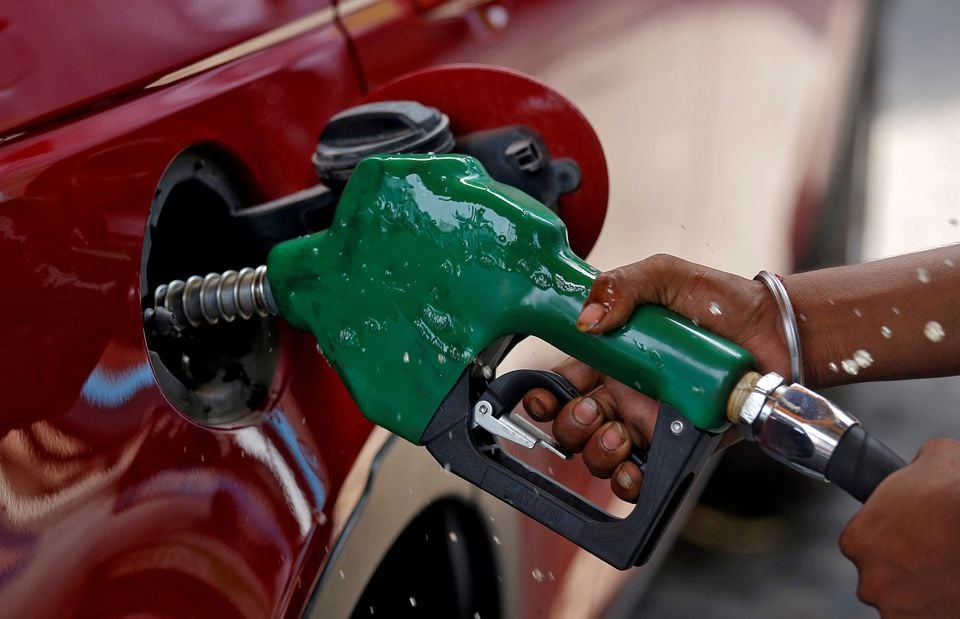 پٹرولیم مصنوعات کی قیمتوں کا اعلان، پٹرول کے نرخ برقرار