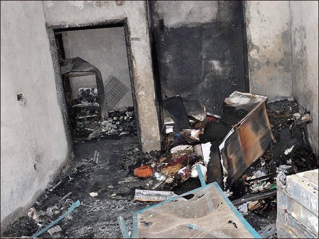 نوشہرہ؛ گھر میں گیس اخراج سے دھماکا ، خواتین سمیت 8 افراد جھلس گئے