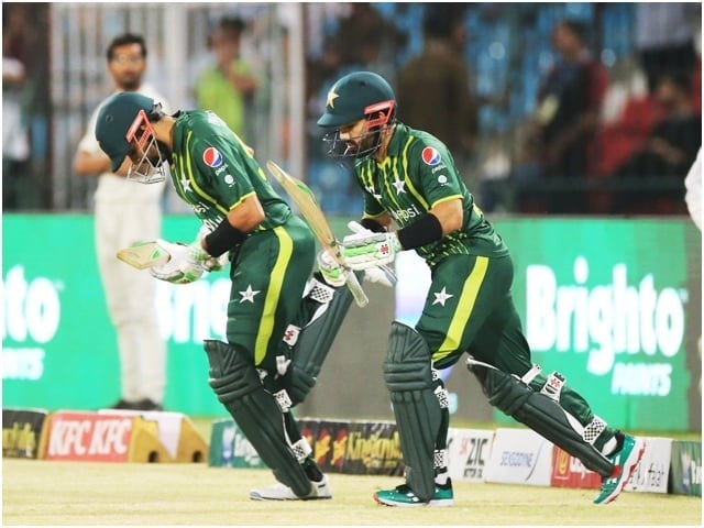 پاکستان نے ٹی20 کرکٹ کی کامیاب ترین اوپننگ جوڑی توڑ دی