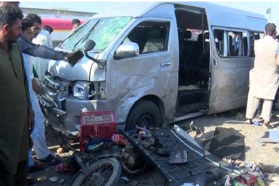 کراچی ، غیر ملکی شہریوں کو لے جانیوالی گاڑی پر حملہ ،2 دہشتگرد ہلاک