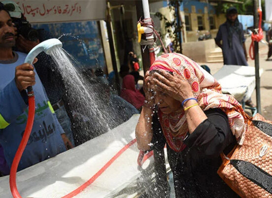 ملک بھر میں گرمی زوروں پر ، سندھ میں آج پارا 47 تک جانے کا امکان
