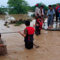 کوہ سلیمان رینج میں بارش اور لینڈ سلائیڈنگ ، کئی گاڑیاں پھنس گئیں ، اموات کی تعداد 6 ہوگئی