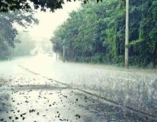 لاہور سمیت مختلف شہروں میں موسلادھار بارش ، نشیبی علاقے زیر آب