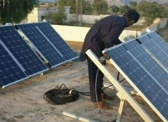 خیبر پختونخوا حکومت کا سکولوں اور مساجد کو شمسی توانائی پر منتقل کاعلان