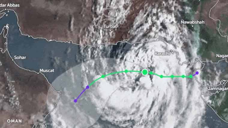 کراچی میں سمندری طوفان کا خطرہ ٹل گیا ، اسنی مغرب کی جانب بڑھنے لگا