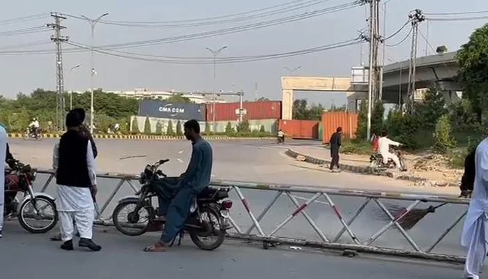 پی ٹی آئی کا احتجاج ،پنڈی ، اسلام آباد کے تمام راستے بند