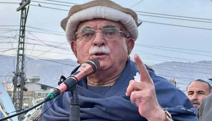 محمود خان اچکزئی کا بانء پی ٹی آئی کو ضمانت پر رہا کرنے کا مطالبہ