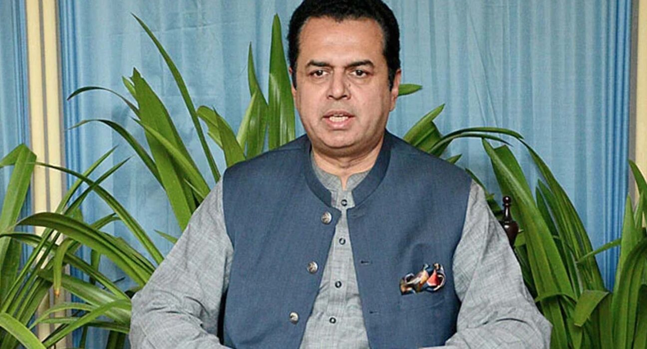حکومت کو گورنر راج جیسے فیصلے کرنے کا شوق نہیں ، طلال چوہدری