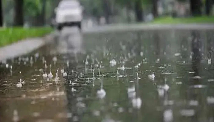 بادلوں کی پھر انٹری، پنجاب، خیبرپختونخوا اور بلوچستان میں بارشیں، پہاڑوں پر برفباری