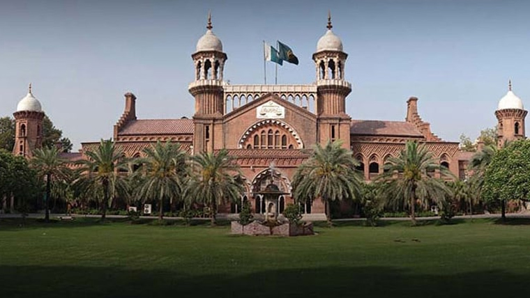 پنجاب: گھر اور گاڑیاں دھو کر پانی ضائع کرنے والوں کو 10 ہزار جرمانے کا حکم
