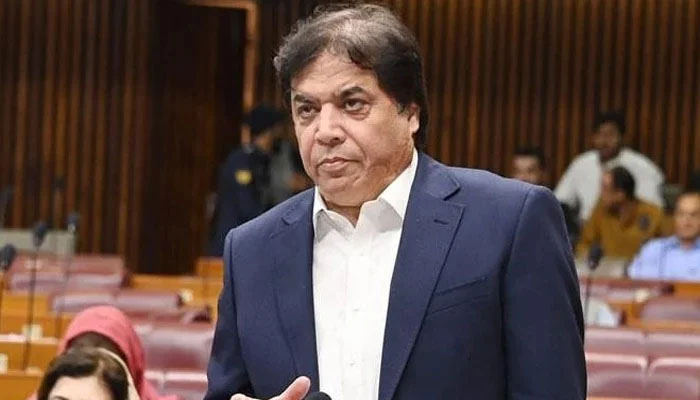 بولان میں دھماکے سے متاثرہ ریلوے ٹریک کی مرمت کردی گئی، حنیف عباسی