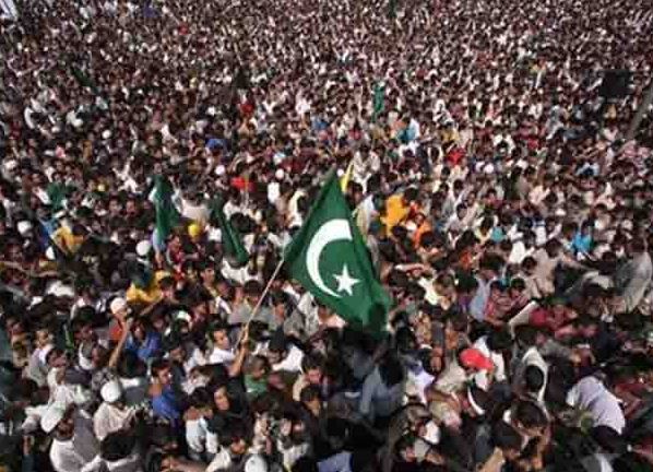 ہم ہیں پاکستانی پاکستان ہمارا ہے