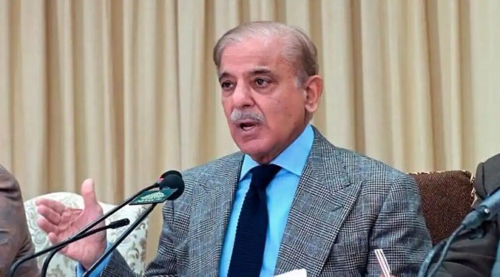 تیل کی قیمتوں میں کمی کا فائدہ عوام کو منتقل کرنے کے بجائے بلوچستان پر لگائیں گے، وزیراعظم