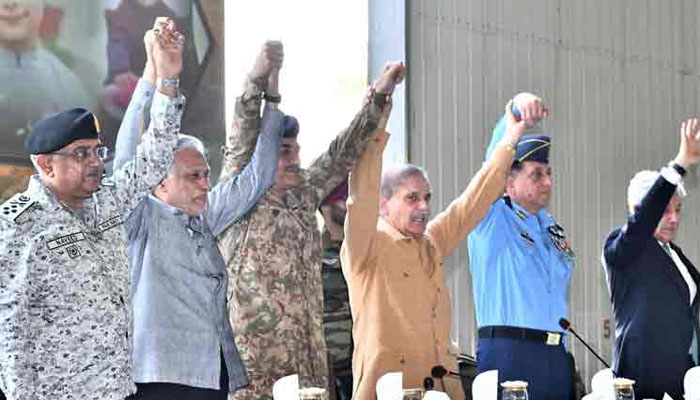 شاہینوں نے دشمن کے 5 نہیں 6 جہاز گرائے، مودی قیامت تک یاد رکھے گا: وزیراعظم