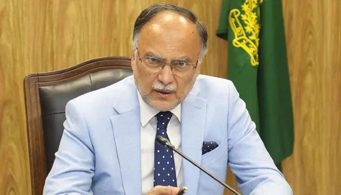 ملکی سکیورٹی صورتحال کے پیشِ نظر دفاعی بجٹ میں اضافہ کیا جائے گا، احسن اقبال