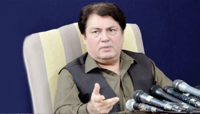 بانی پی ٹی آئی کو گزشتہ عید سے پہلے باہر آ جانا چاہیے تھا: بیرسٹر سیف