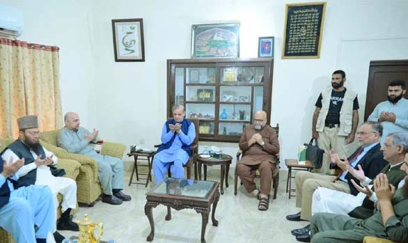 وزیراعظم کی سینیٹر ساجد میر اور ارشد وڑائچ کے گھرآمد، لواحقین سے اظہار تعزیت