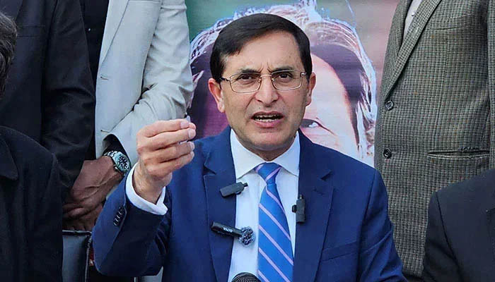 ہم سے نشستیں لے کر مینڈیٹ چوروں کو دے دی گئیں: بیرسٹر گوہر