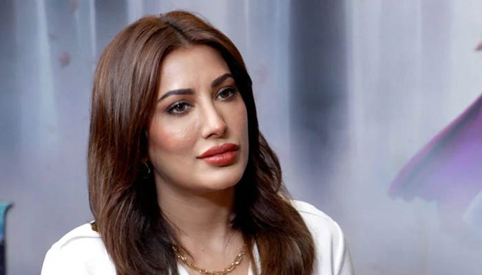 اللہ سے میرا رشتہ ہمیشہ مضبوط رہا: مہوش حیات