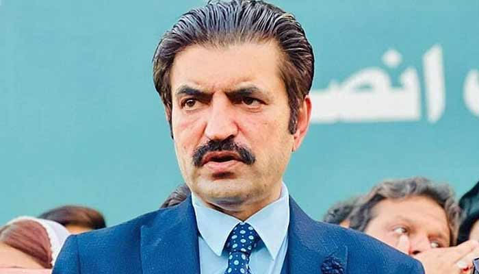 علیمہ خان تحریک نہیں چلاسکتیں تو مجھے موقع دیں، شیر افضل مروت