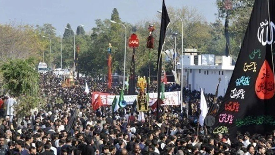 ملک بھر میں یوم عاشور آج مذہبی عقیدت و احترام سے منایا جا رہا ہے