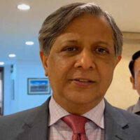 کرسیاں مارنا، مائیک اکھاڑنا، لڑنا جھگڑنا احتجاج نہیں، اعظم نذیر تارڑ