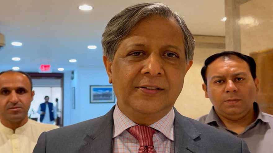 کرسیاں مارنا، مائیک اکھاڑنا، لڑنا جھگڑنا احتجاج نہیں، اعظم نذیر تارڑ