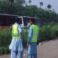 چکوال: مسافر بس کھائی میں جا گری، 8 افراد جاں بحق، 18 زخمی
