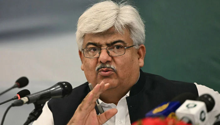 چینی امپورٹ کا فیصلہ کابینہ نے کیا، ہم تو فیصلے کے پابند ہیں: چیئرمین ایف بی آر