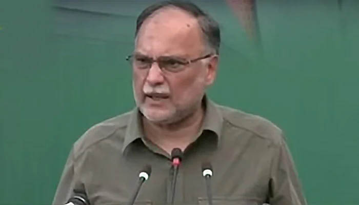 حکومت بلوچستان میں دانش اسکولز کیلئے 50 فیصد فنڈ فراہم کر رہی ہے: احسن اقبال