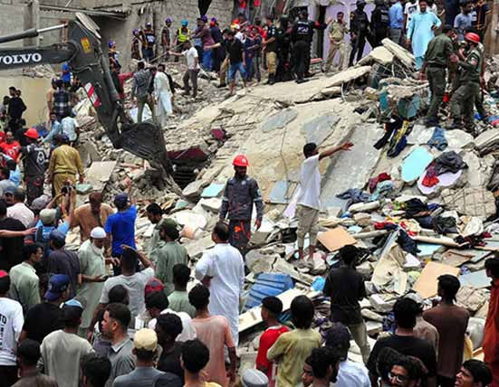 کراچی: عمارت گرنے کے بعد ریسکیو آپریشن جاری، جاں بحق افراد کی تعداد 19 ہو گئی