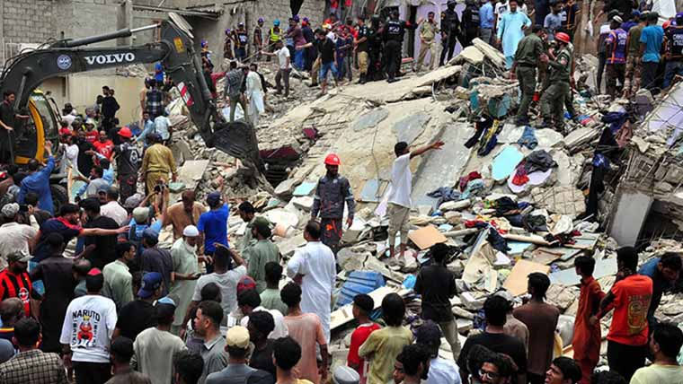 کراچی: عمارت گرنے کے بعد ریسکیو آپریشن جاری، جاں بحق افراد کی تعداد 19 ہو گئی