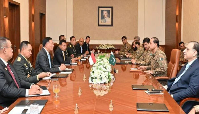 انڈونیشی وزیر دفاع کا دورۂ جی ایچ کیو، فیلڈ مارشل عاصم منیر سے ملاقات