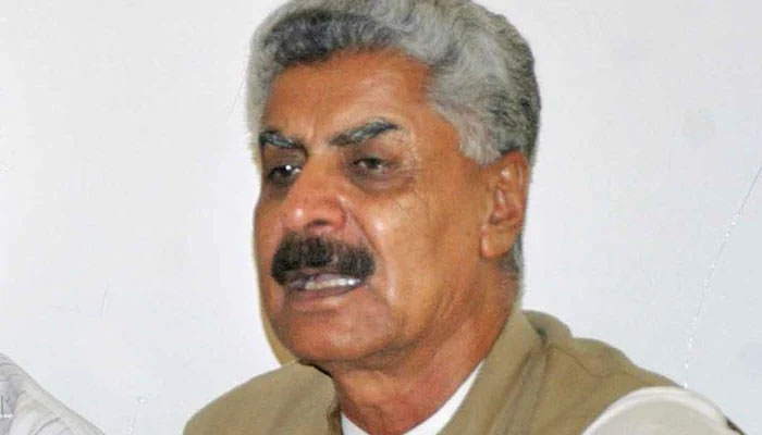 لیفٹیننٹ جنرل (ر) عبدالقادر بلوچ پیپلز پارٹی کی بنیادی رکنیت سے مستعفی
