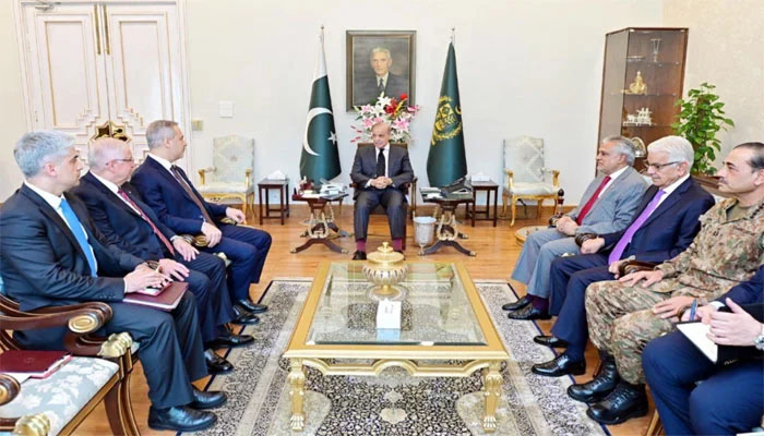 وزیرِ اعظم سے ترک وزیرِ خارجہ و دفاع کی ملاقات، آرمی چیف بھی موجود