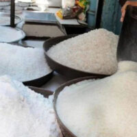 مہنگی چینی فروخت کرنے پر 10 افراد گرفتار، 18 دکانیں سیل
