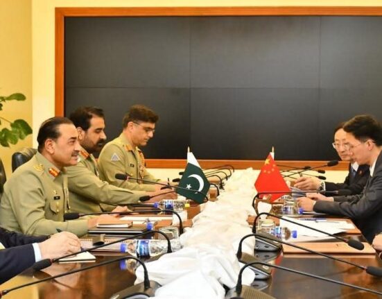 فیلڈ مارشل سید عاصم منیر سے چینی وزیر خارجہ کی ملاقات، پاکستان کی خودمختاری کیلئے حمایت کا عزم