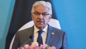 فوجی جوانوں کی شہادت کو تنخواہ سے جوڑنا بے حسی ، وزیر دفاع کا مولانا کے بیان پر شدید ردعمل