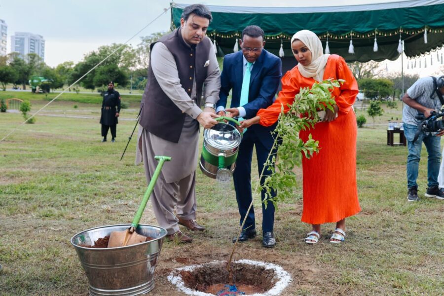 اسلام آباد میں پلانٹ فراٹرنٹی مہم کا آغاز ،ایتھوپین سفیر کی خصوصی شرکت