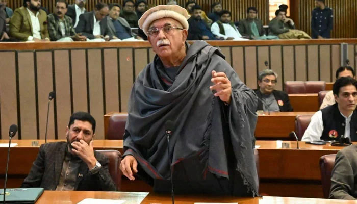 آئیں ہم سب توبہ کریں اور ایک دوسرے کو معاف کریں: محمود خان اچکزئی