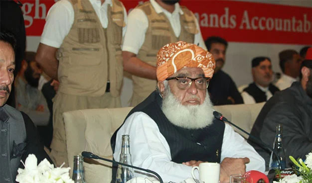 قبائلی علاقوں میں مسلح گروہوں کا راج ہے: مولانا فضل الرحمٰن