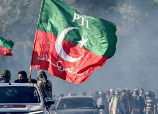 پی ٹی آئی احتجاج: لاہور سے 300 سے زائد کارکن گرفتار، احتجاجی پلان تشکیل، اڈیالہ کے باہر احتجاج کا فیصلہ