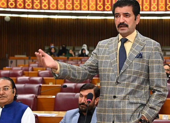 آج جو کچھ ہو رہا ہے وہ نفرت کو جنم دے رہا ہے، شیر افضل مروت