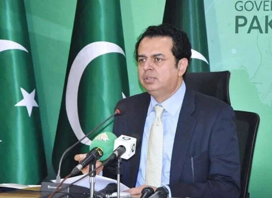 بانی پی ٹی آئی کے بیٹوں کو پاکستان میں گرفتار نہیں کیا جائے گا: طلال چوہدری