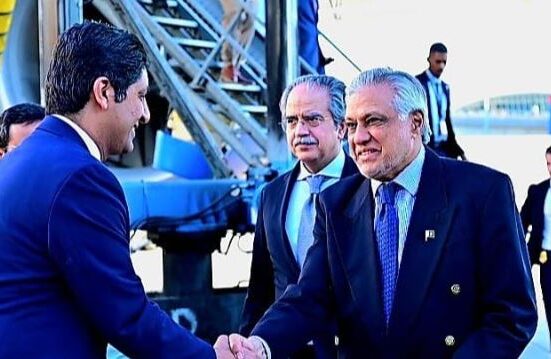 اسحاق ڈار نیویارک پہنچ گئے، جنرل اسمبلی اجلاس میں شرکت کریں گے