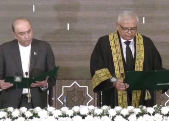 وفاقی آئینی عدالت کے پہلے چیف جسٹس امین الدین خان نے عہدے کا حلف اٹھا لیا