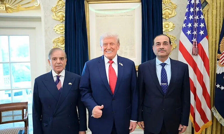 وزیراعظم شہباز شریف اور فیلڈ مارشل عظیم انسان ، ایران سے معاہدے میں پاکستان نے مدد کی؛ ٹرمپ