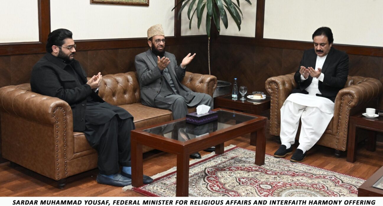 ڈپٹی چیئرمین سینیٹ سے وفاقی وزیر سردار محمد یوسف، ایم ڈی روز ٹی وی رافع خان نیازی و دیگر صحافیوں کی ملاقات، انکی بھابھی کے انتقال پر اظہار تعزیت، درجات بلندی کیلئے دعا