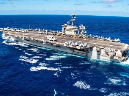 امریکا نے ایران کی جانب بڑی فورس روانہ کردی، جنگی بحری جہاز اور طیارے شامل