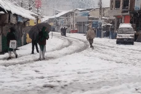 مری میں 20 انچ تک برف باری متوقع، پنجاب حکومت کی اہم ہدایات جاری